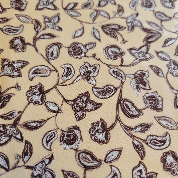 Brown Floral Vine Print Cotton Fabric 2 Yards x 44" Sewing Quilting Crafts - Picture 1 of 13